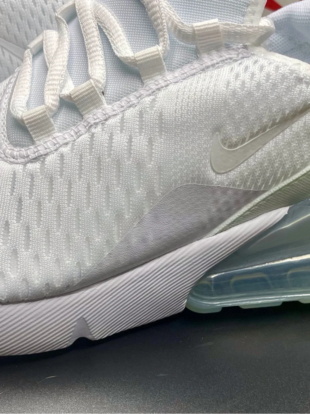 Nike  Air Max 270